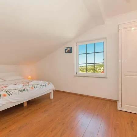 Eight-bedroom Holiday Kosljun With Sea View 01 Hébergement de vacances