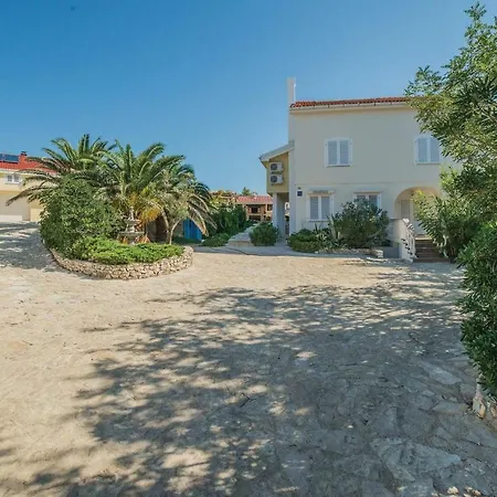 Eight-bedroom Holiday Kosljun With Sea View 01 Hébergement de vacances Pag Town