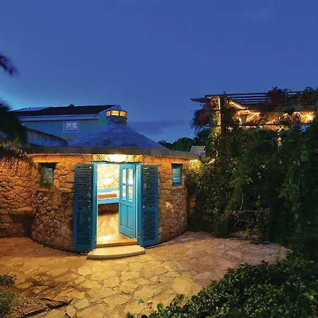 Eight-bedroom Holiday Kosljun With Sea View 01 *